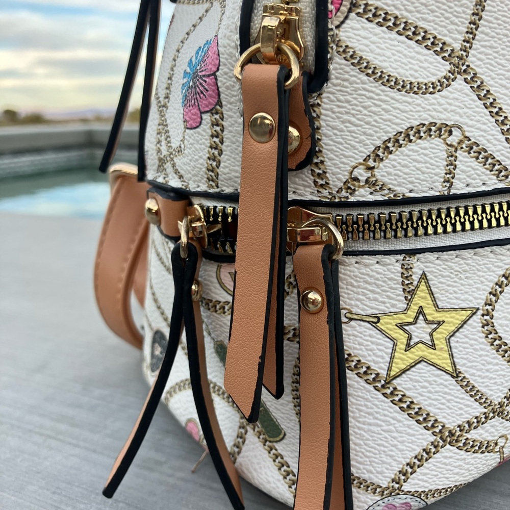 BACKPACK - Picture 3 of 14